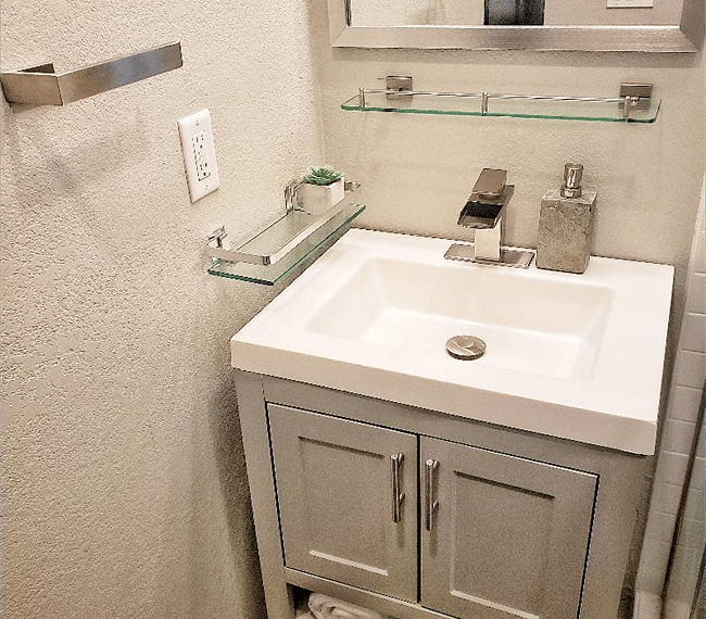 100% cotton full body towels, hand soap, shampoo and body wash provided. 