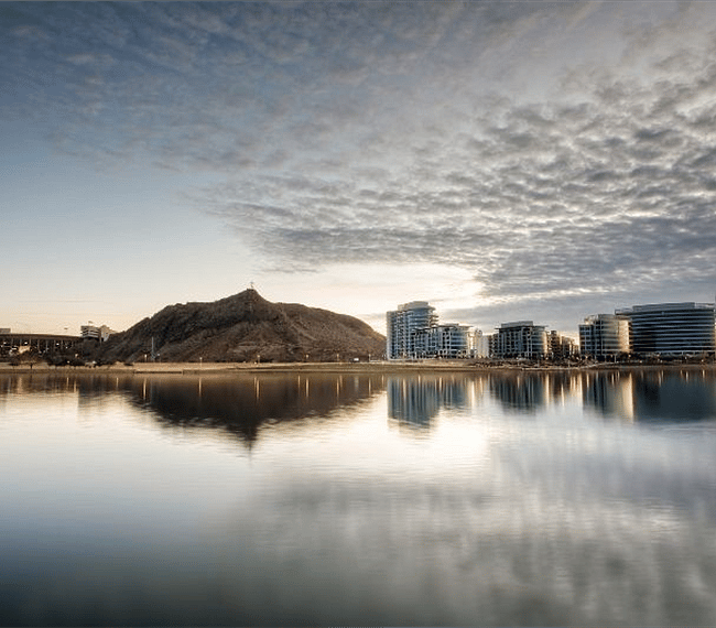 Studio is only 5 min drive (3 miles) to Tempe Town Lake.