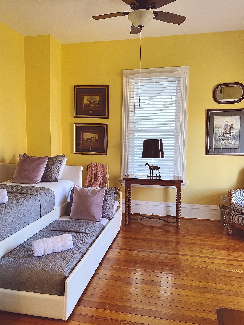 Front Room Trundle Bed 2 Twins
