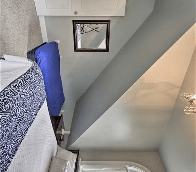 Rise and shine to plenty of natural sunlight.
