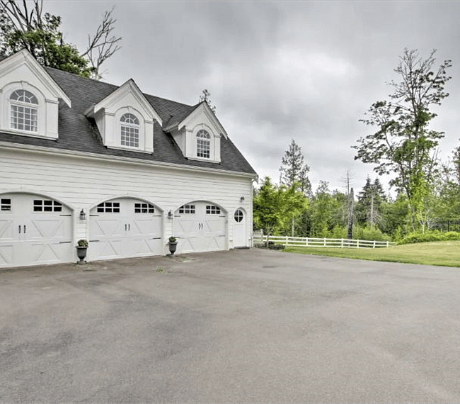 Wander this lush property and watch for local wildlife!