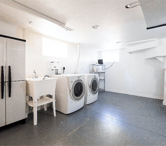 Washer dryer in the basement.