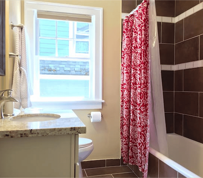 Soaker tub and multi setting spa shower head.