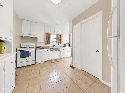 Furnished Finder property 255650_2 photo 13