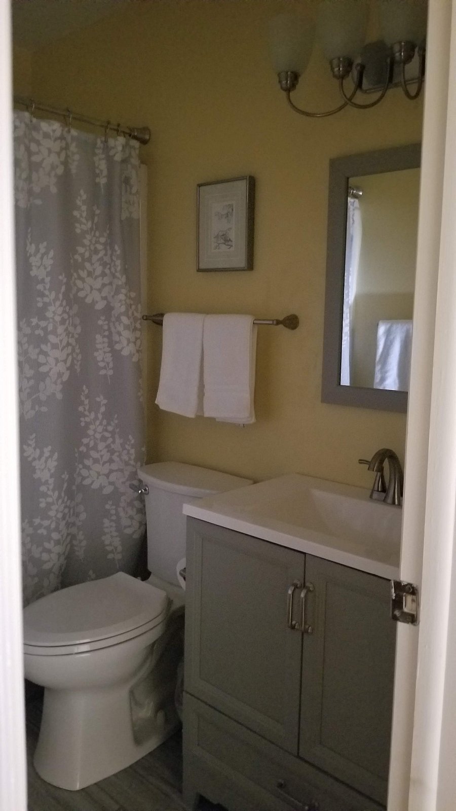 full bath with shower/tub