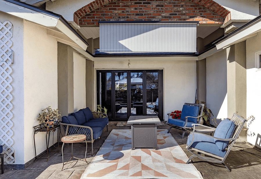 Front patio with retractable screen for those hot days
