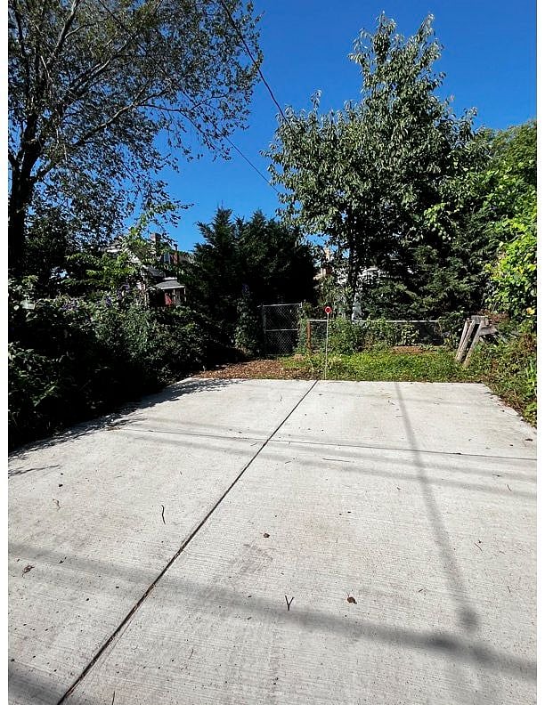 Parking pad - enter from the alley