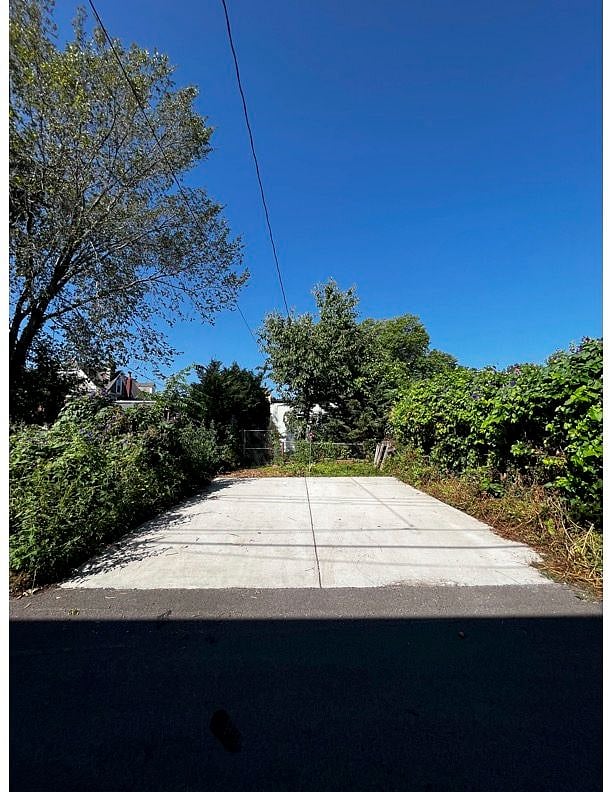 Parking pad - enter from the alley