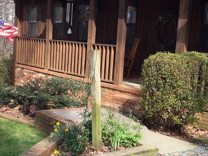 Steps to front door entrance which you would use. 