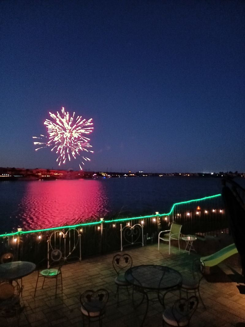 Full access to back yard with Lake View, if you happen to be here in July, the view explodes!!