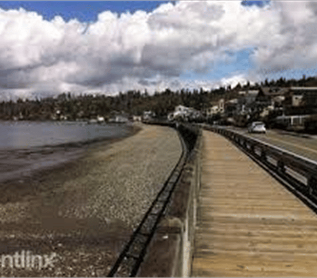 Unwind after your workday at nearby Redondo Beach, where you can enjoy scenic Puget Sound views, walk the sandy shoreline, or explore the peaceful wooded boardwalk, all only five minutes away