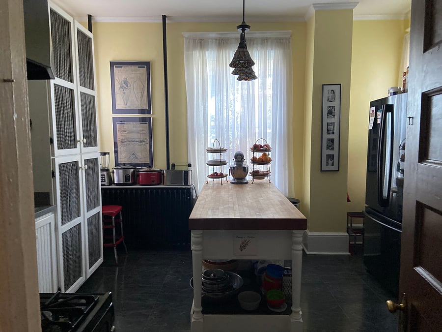 Fully outfitted kitchen.