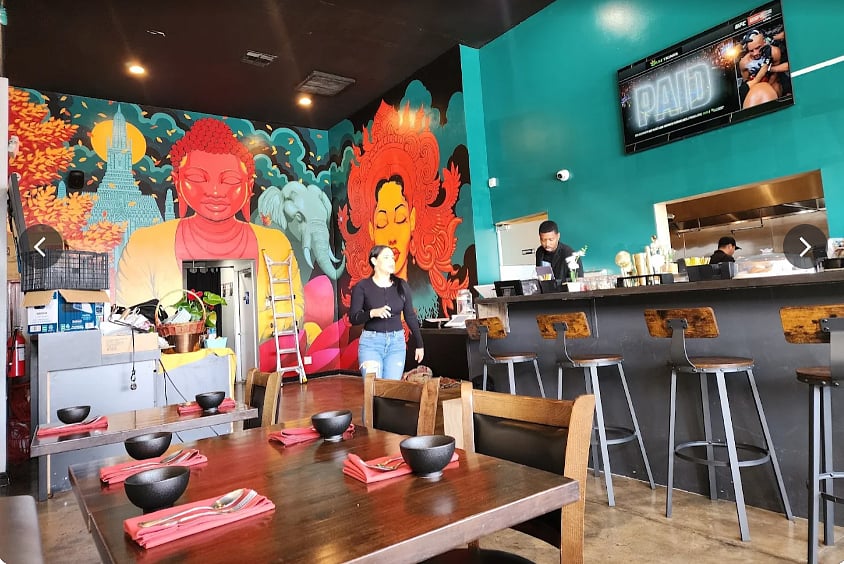 Giti Thai - Thai Food (2min away)