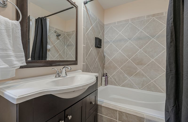 Bathroom outside of Queen bedroom door
