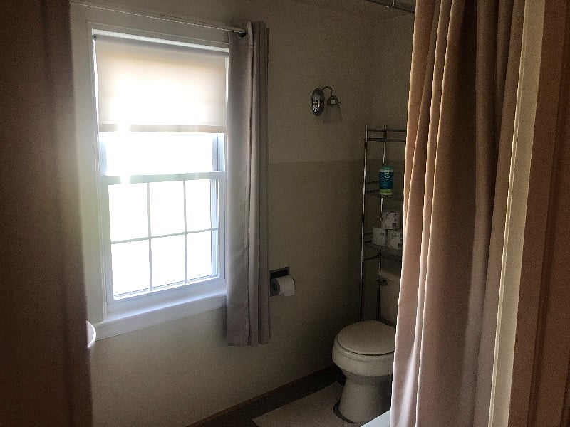 Lucys Room Bath