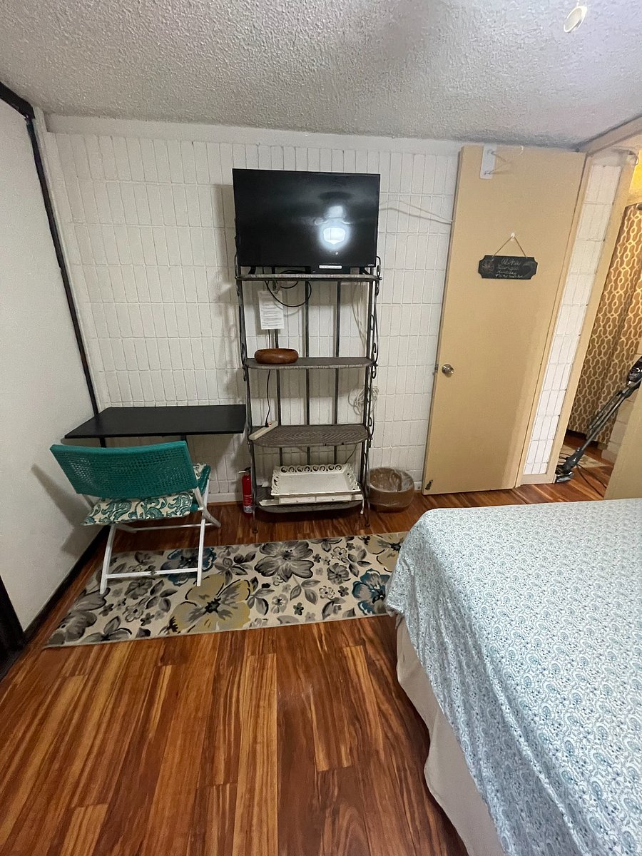 Double bed room with drop down desk, TV