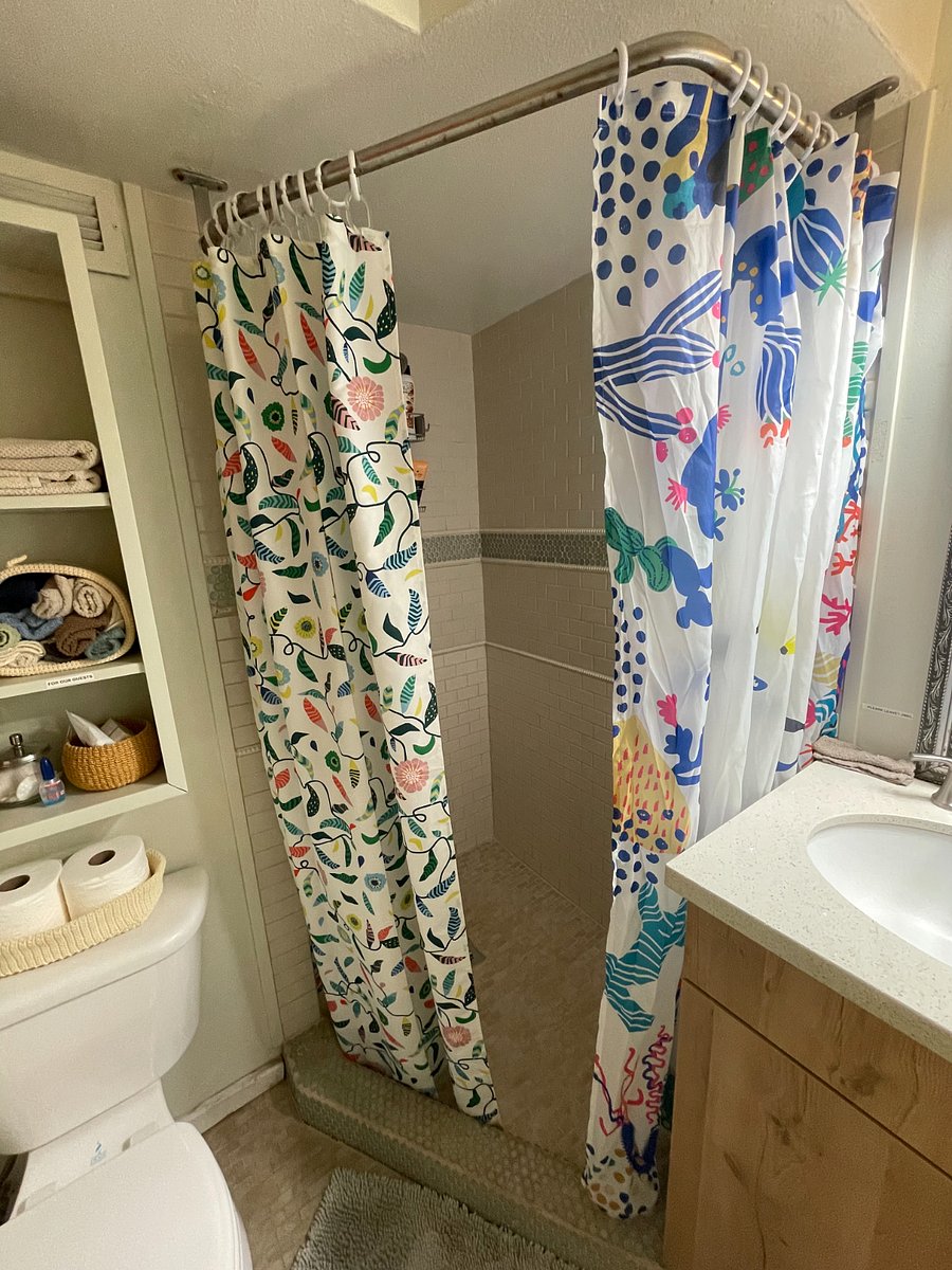 shared bath shower, all bed/bath linens provided