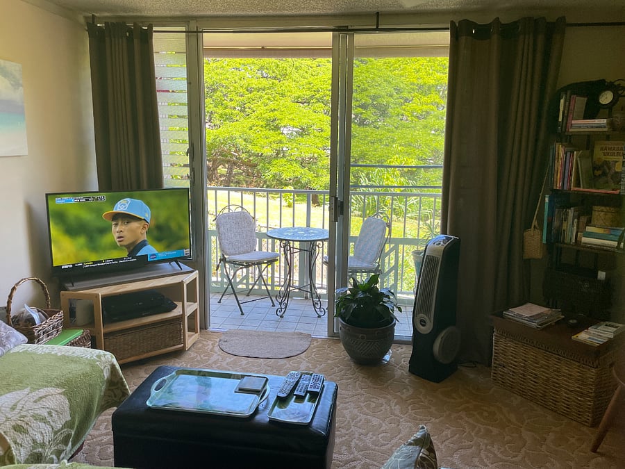 parlor overlooking botanical gardens