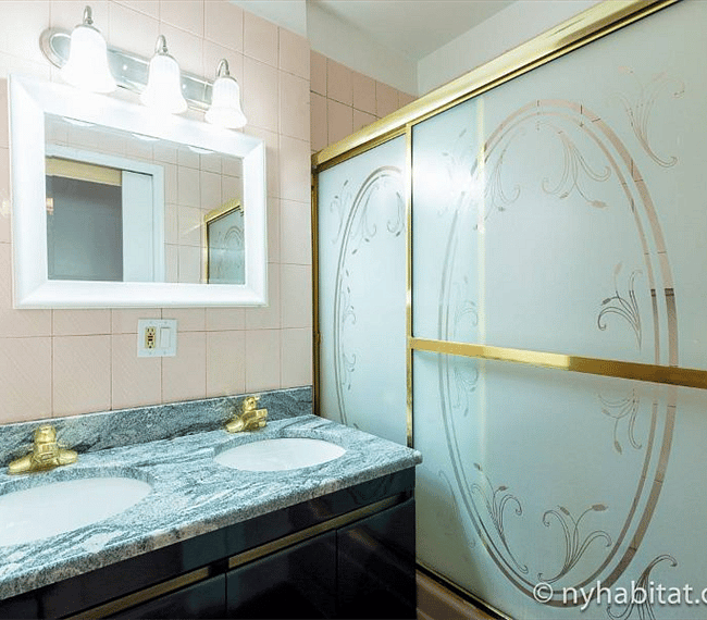 Full bathroom