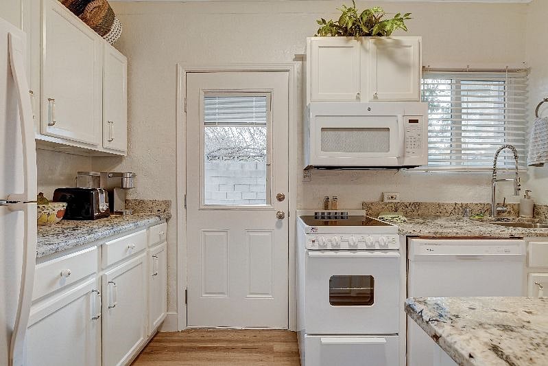 Furnished Finder property 259080_4 photo 11