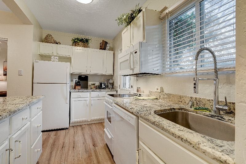 Furnished Finder property 259080_4 photo 6