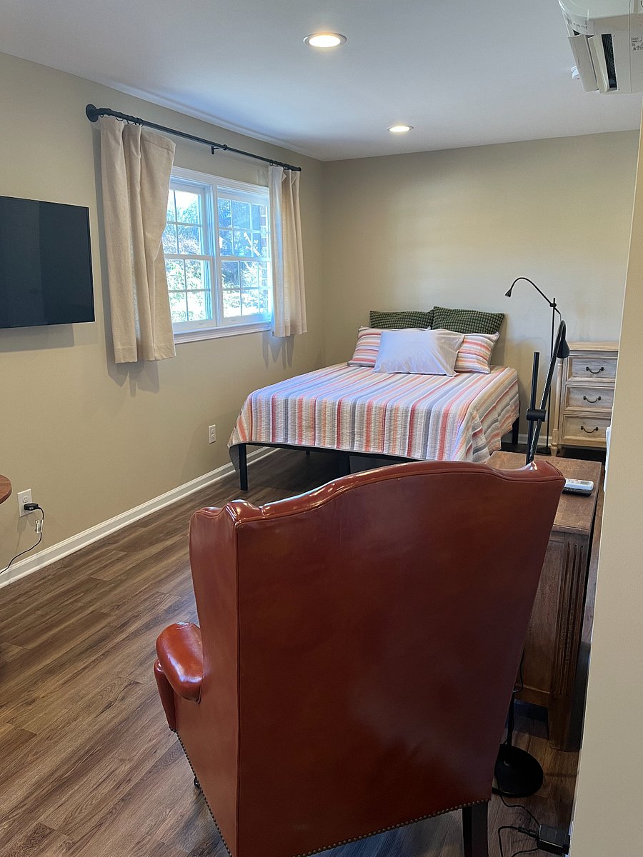 View #1, queen size bed, photo from laundry area.