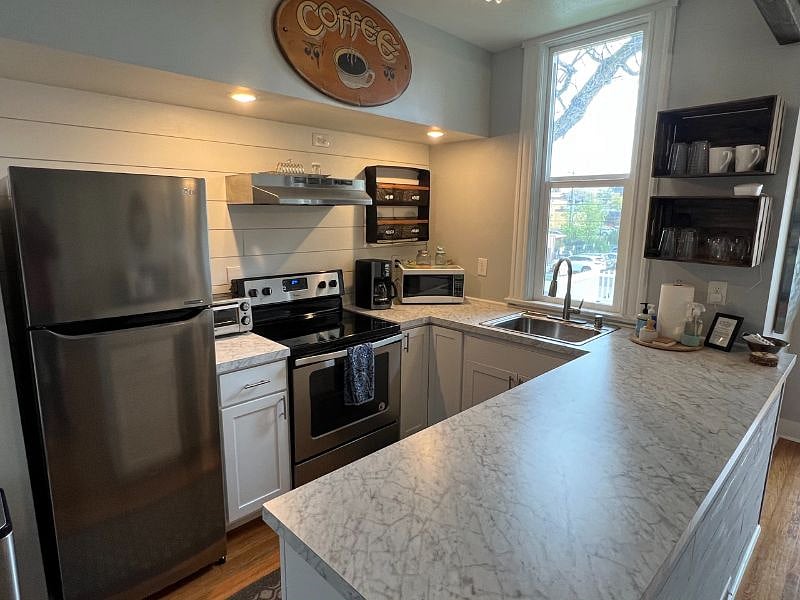 Furnished Finder property 259499_1 photo 12