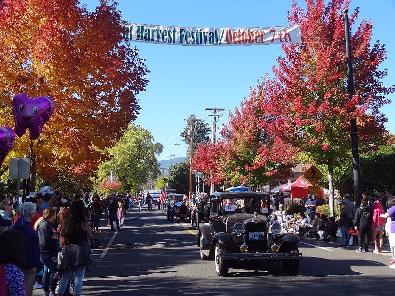 Annual Harvest ParadeNearby hills