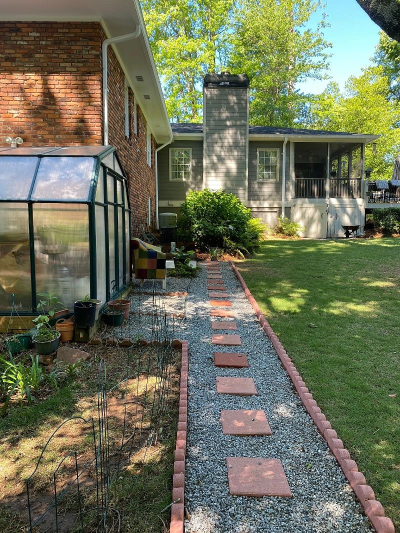 Capture The Charm, Love The Space, Live The Location