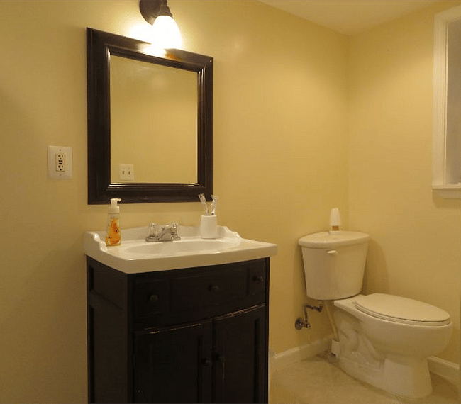 Attached bathroom to the bedroom