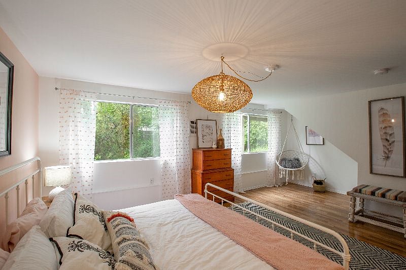 Unit 927B bedroom King size memory foam bed (note- hanging chair has been removed)