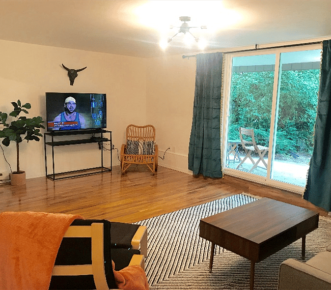 921B living room