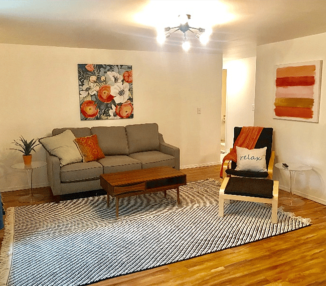 921B living room