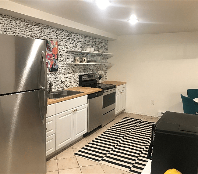921B kitchen
