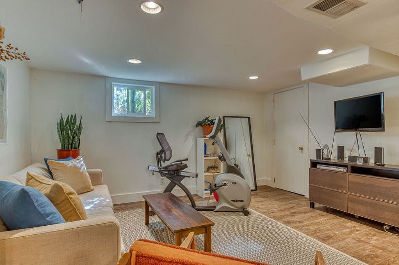 Furnished Finder property 260902_1 photo 16