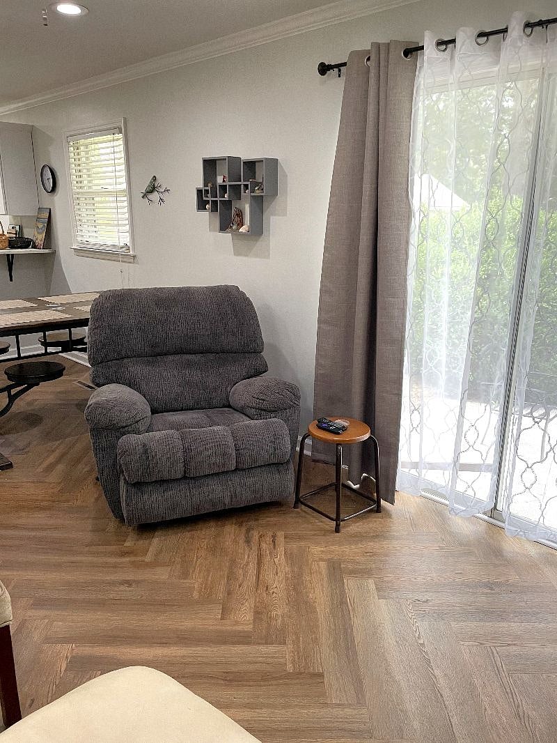 Comfy oversized recliner