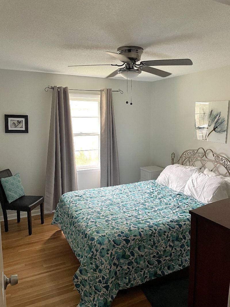 Third bedroom with queen bed