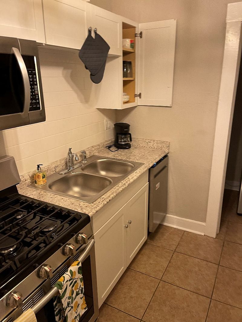 Furnished Finder property 261088_4 photo 13