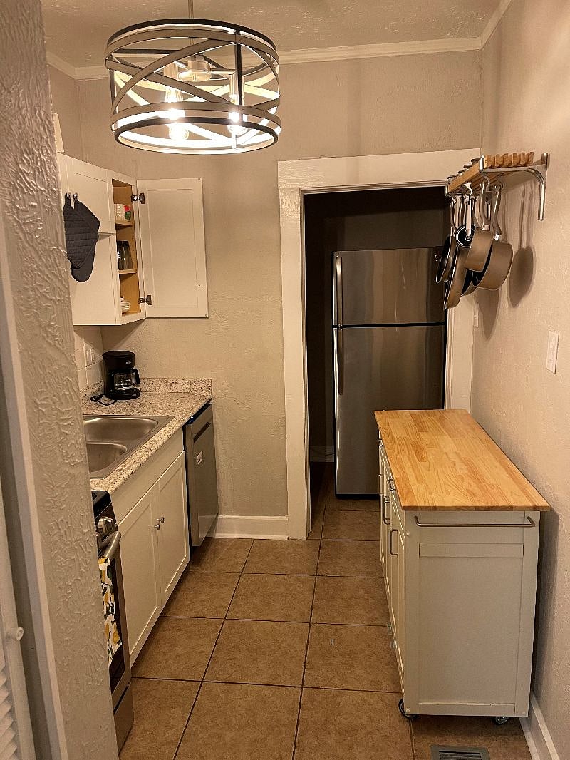 Furnished Finder property 261088_4 photo 14