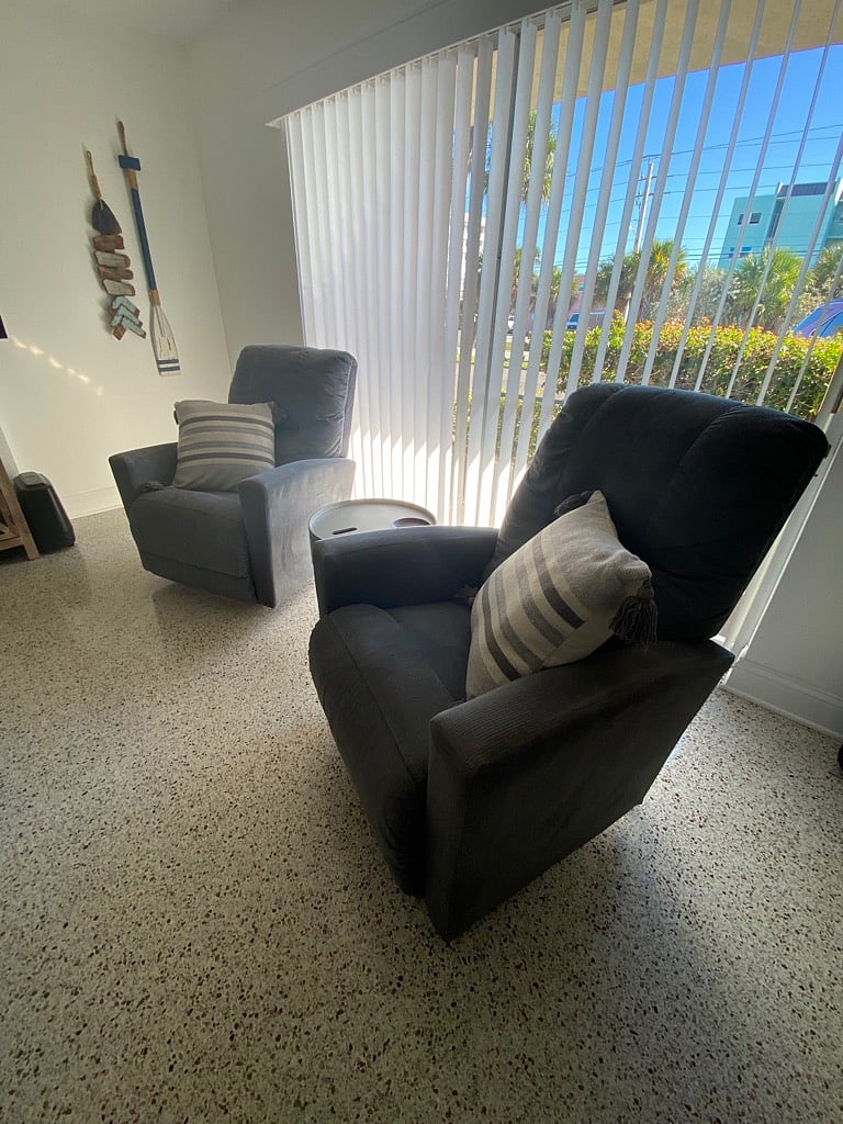 Lazyboz his and her recliners