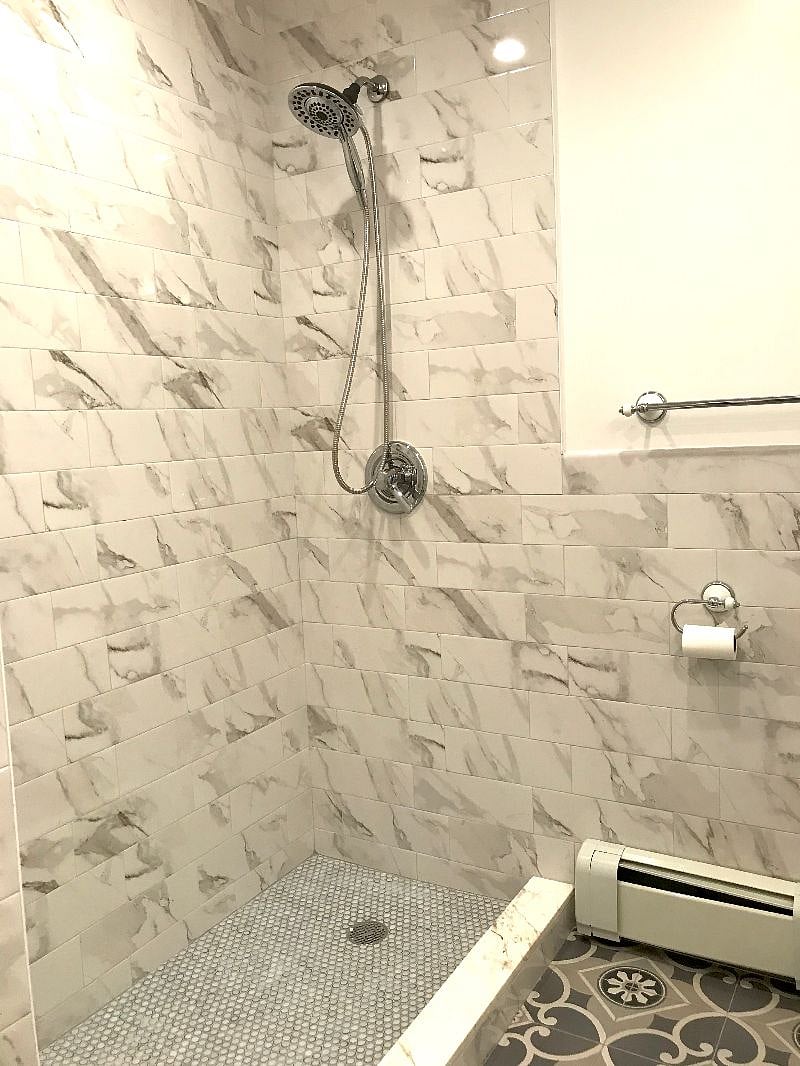 shower of double sink bathroom
