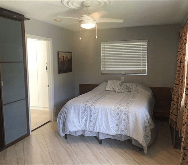 Cozy bedroom with comfortable full bed