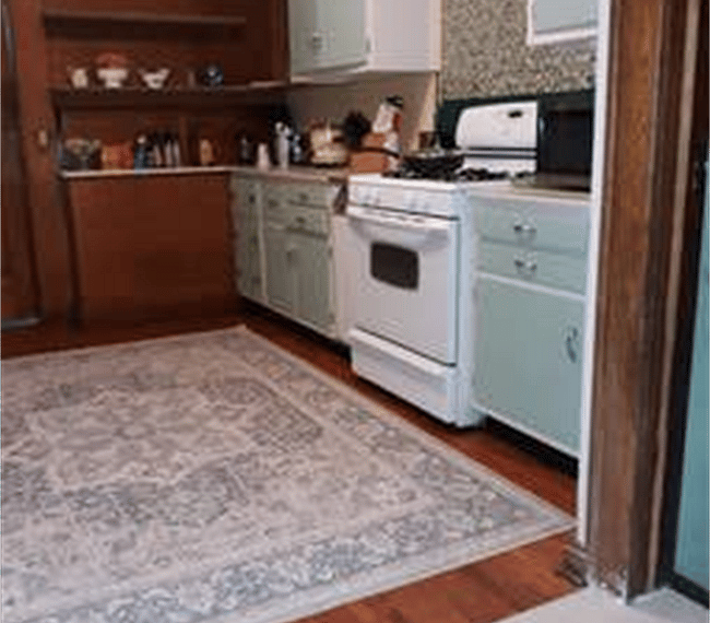 Fully furnished kitchen 