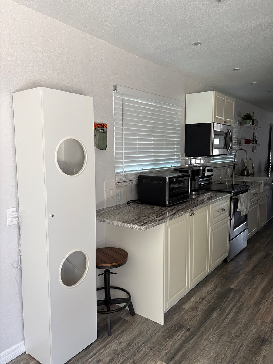 kitchen, Air fryer, laundry cabinet, microwave above stove/oven