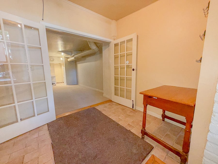 private mudroom at entrance