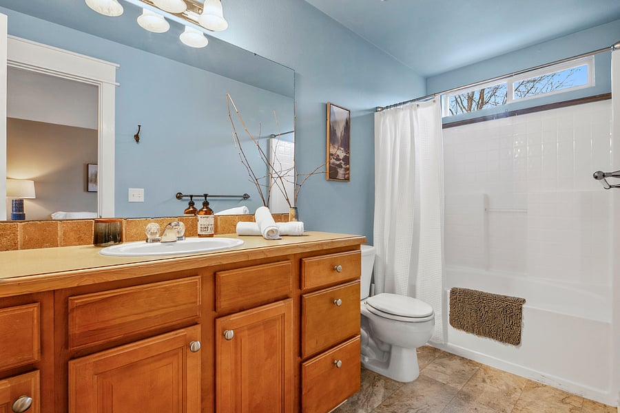 Main bathroom