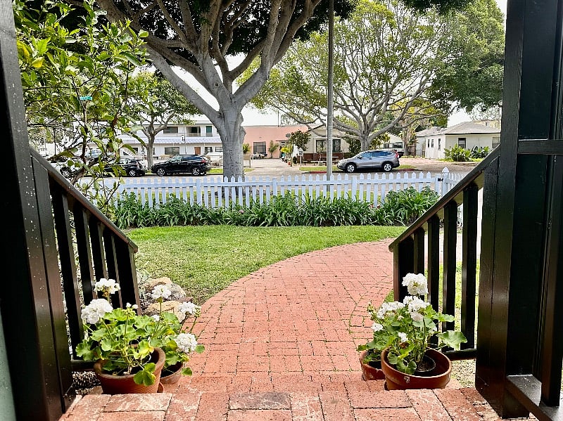 The property is located on a lovely tree-lined residential street, in a safe family-friendly neighborhood with parking, only a mile to Santa Monica Beach!