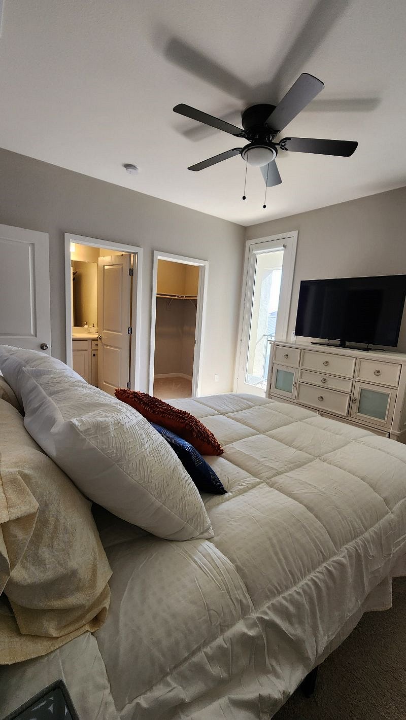 3rd Floor - junior suite
13x13 feet
Private bathroom/walk in closet/balcony with sitting area