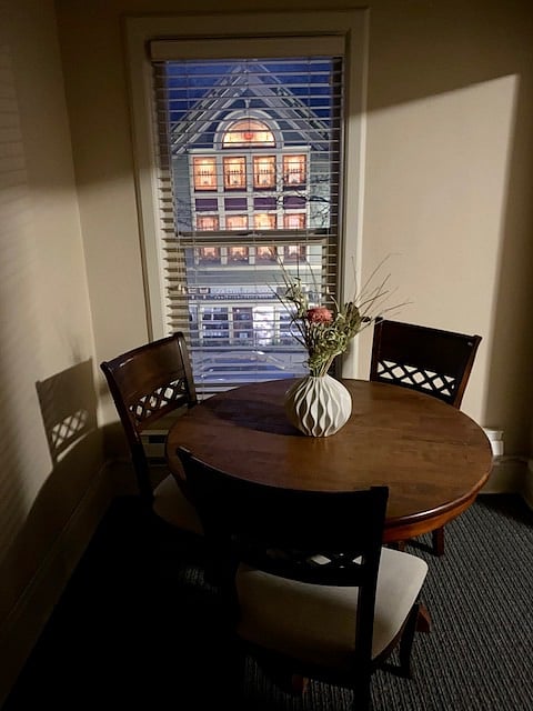  Gorgeous stainless windows provide a cozy view every night.