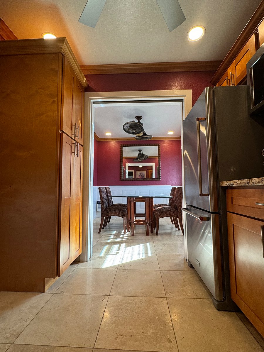 Kitchen/Dining Area